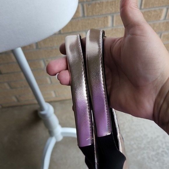 Victoria Secret a light rosegold tone quilted metallic long tote - Picture 3 of 9